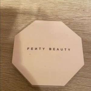 Fenty beauty highlighter